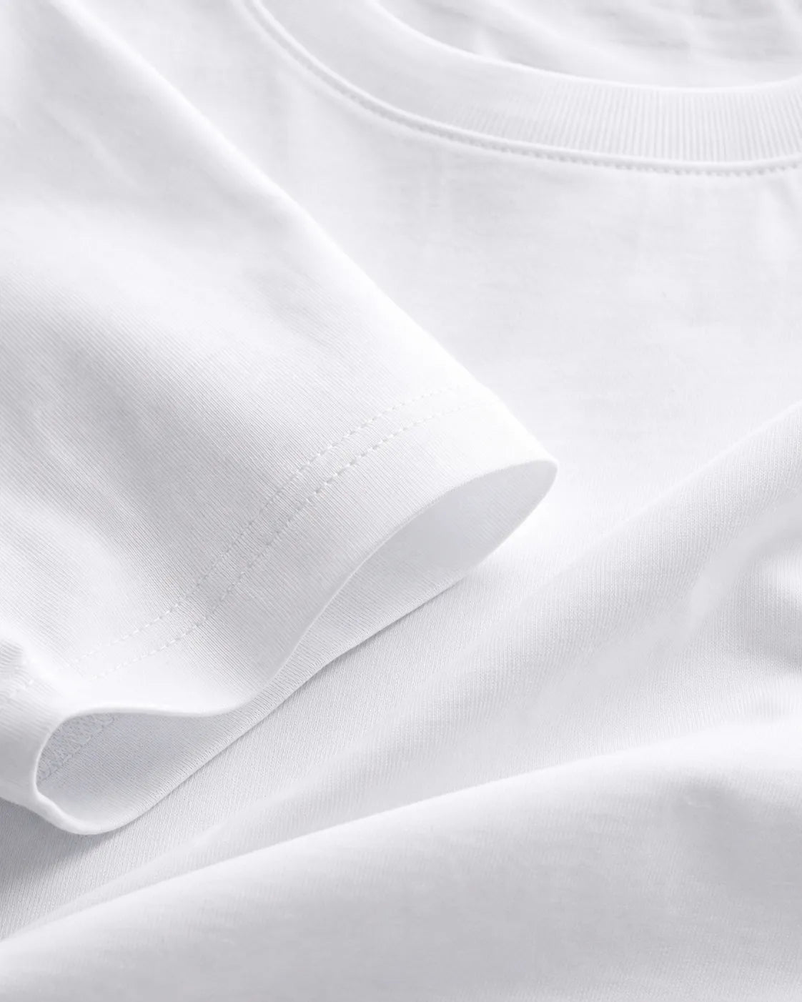 RENQARA White Women’s Regular Fit T-Shirt close-up showing soft cotton fabric, sleeve stitching and round neck texture